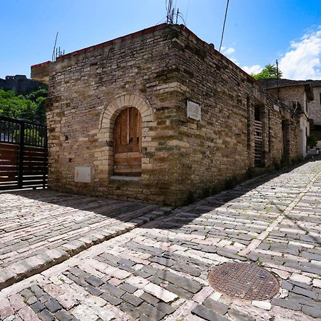 Castlefront Villa Gjirokastër Exteriör bild