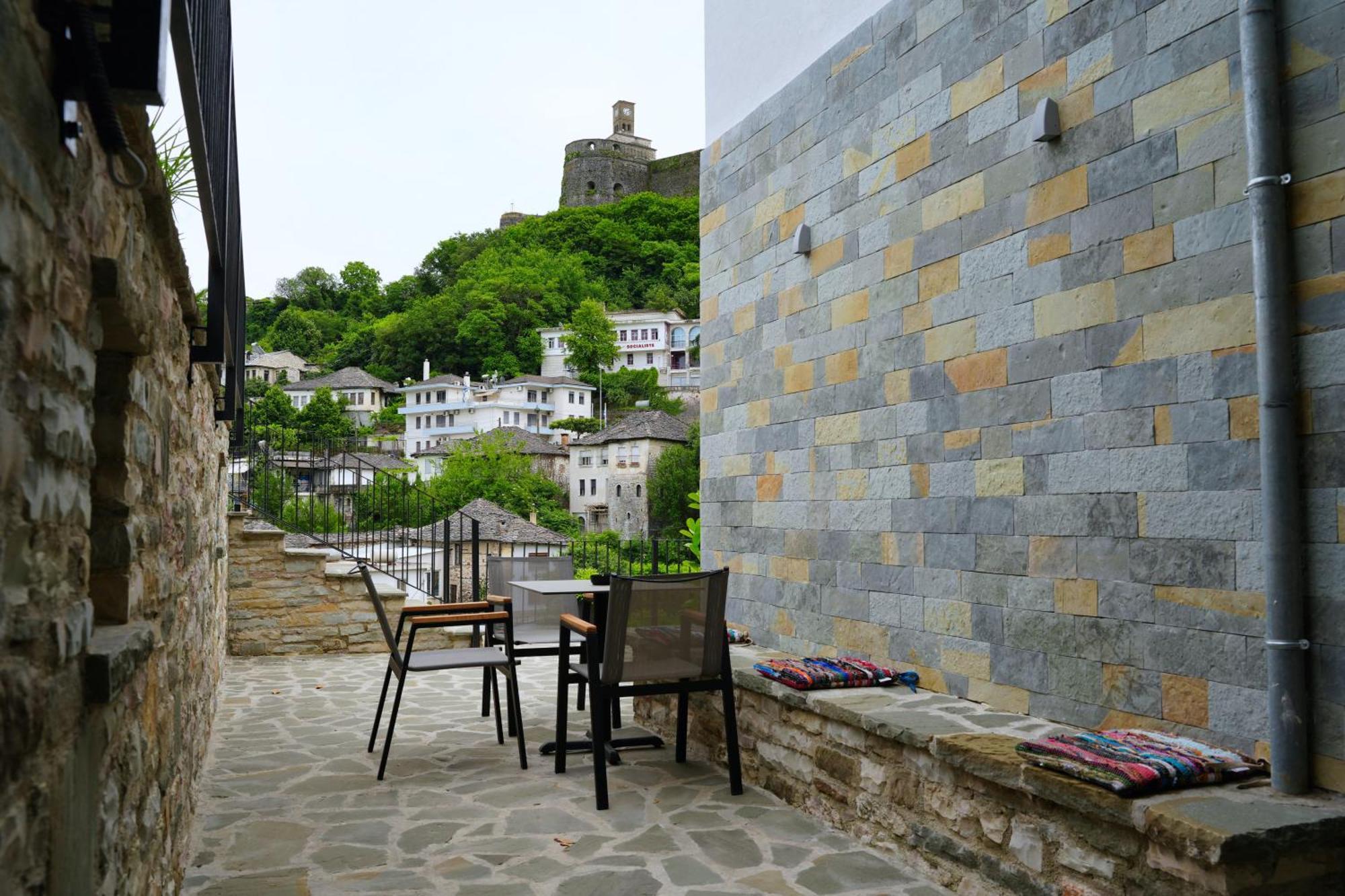 Castlefront Villa Gjirokastër Exteriör bild