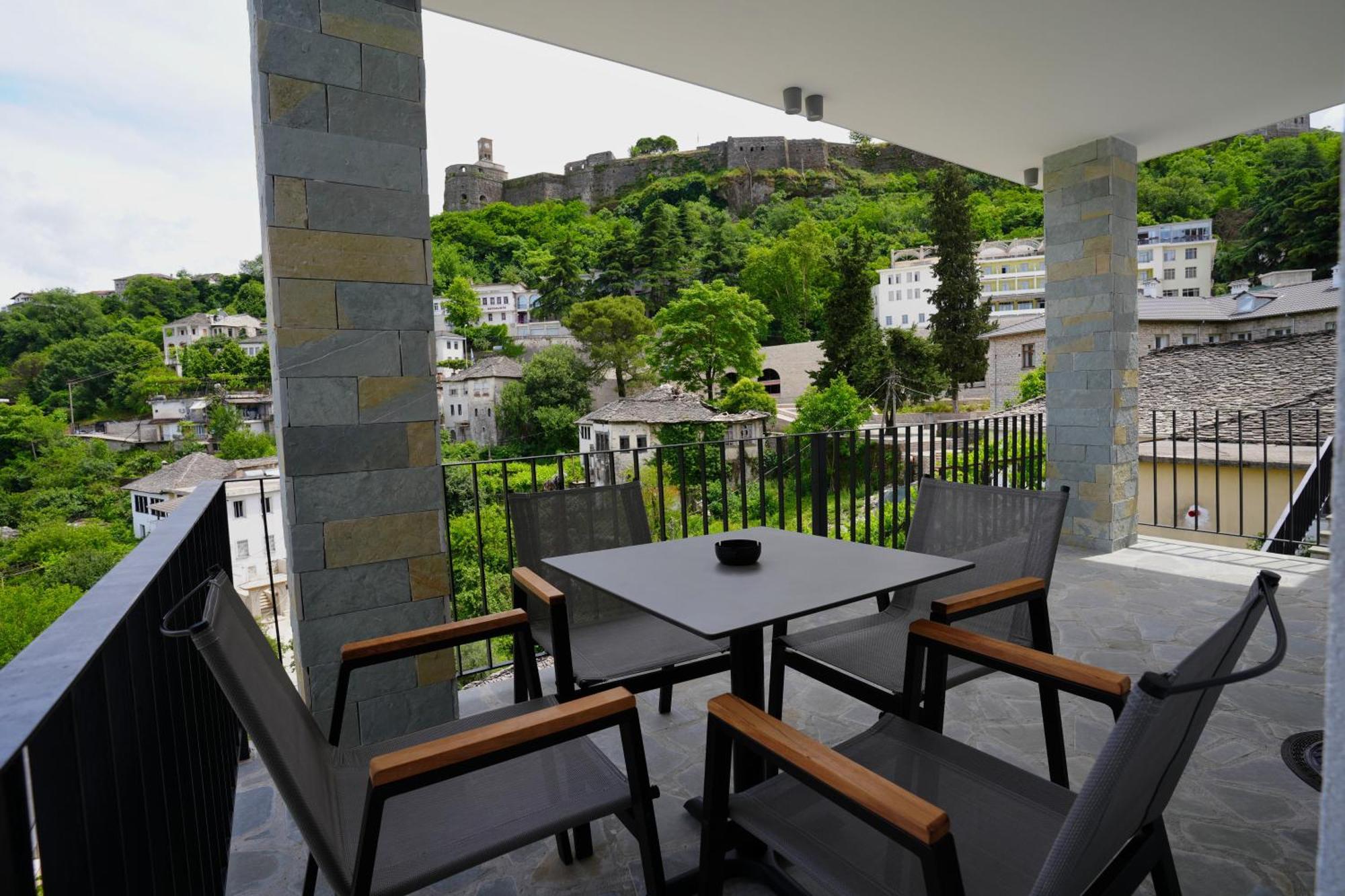 Castlefront Villa Gjirokastër Exteriör bild