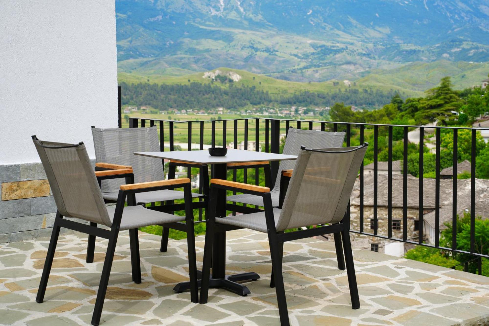 Castlefront Villa Gjirokastër Exteriör bild