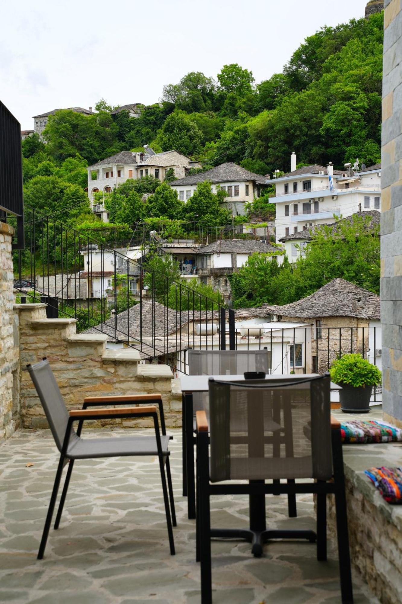 Castlefront Villa Gjirokastër Exteriör bild