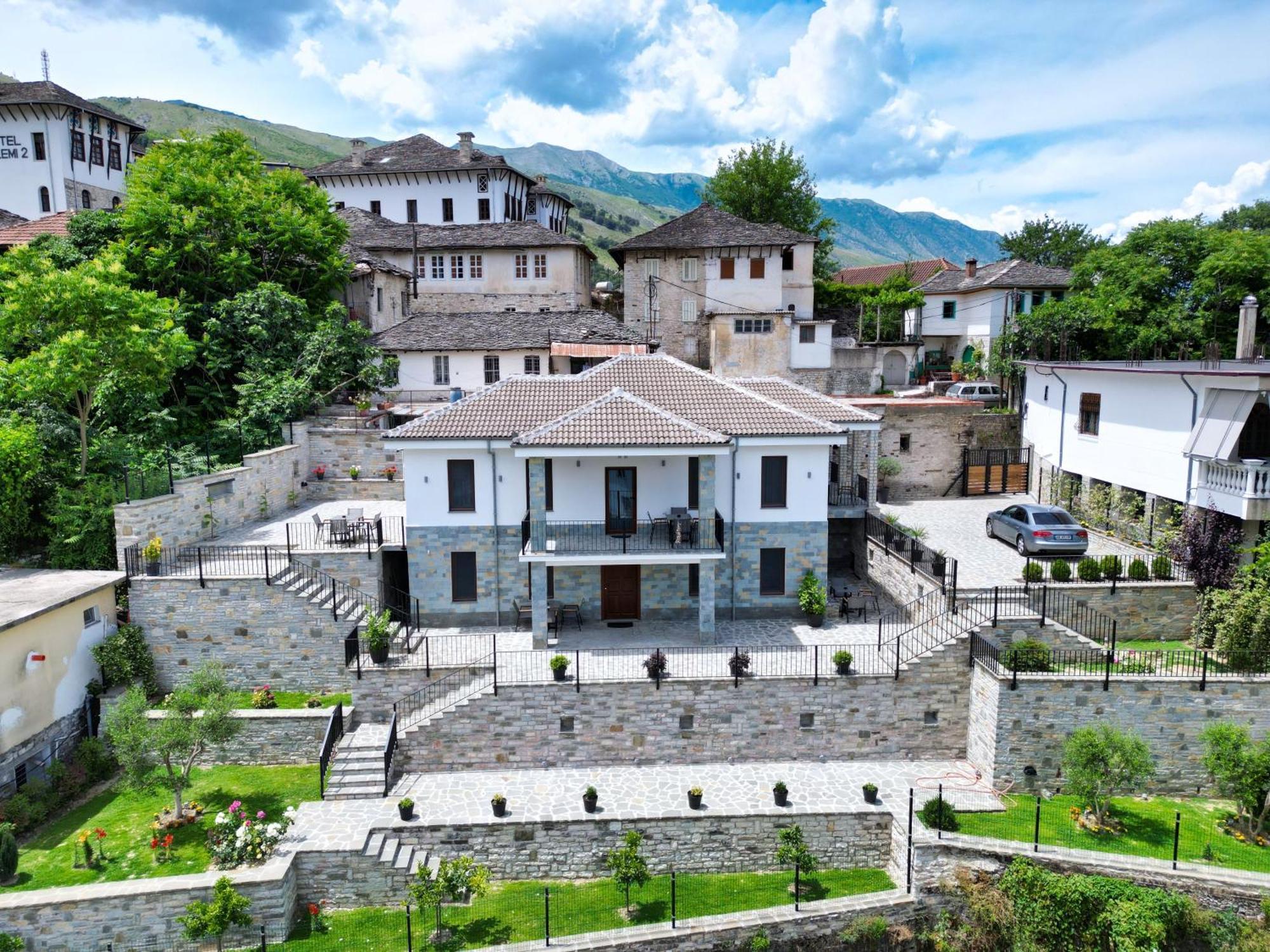 Castlefront Villa Gjirokastër Exteriör bild