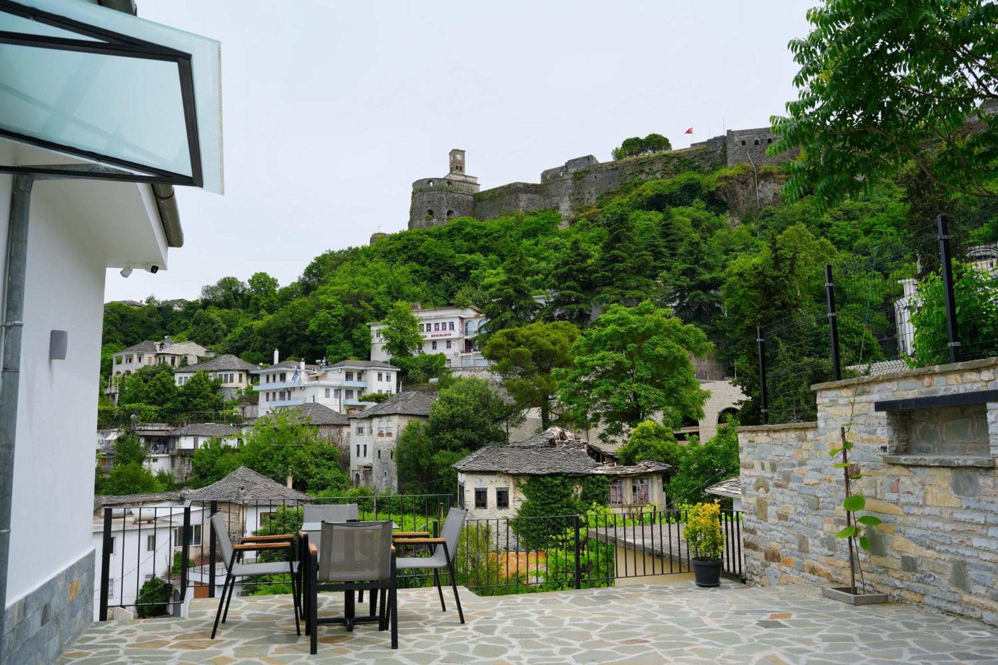 Castlefront Villa Gjirokastër Exteriör bild