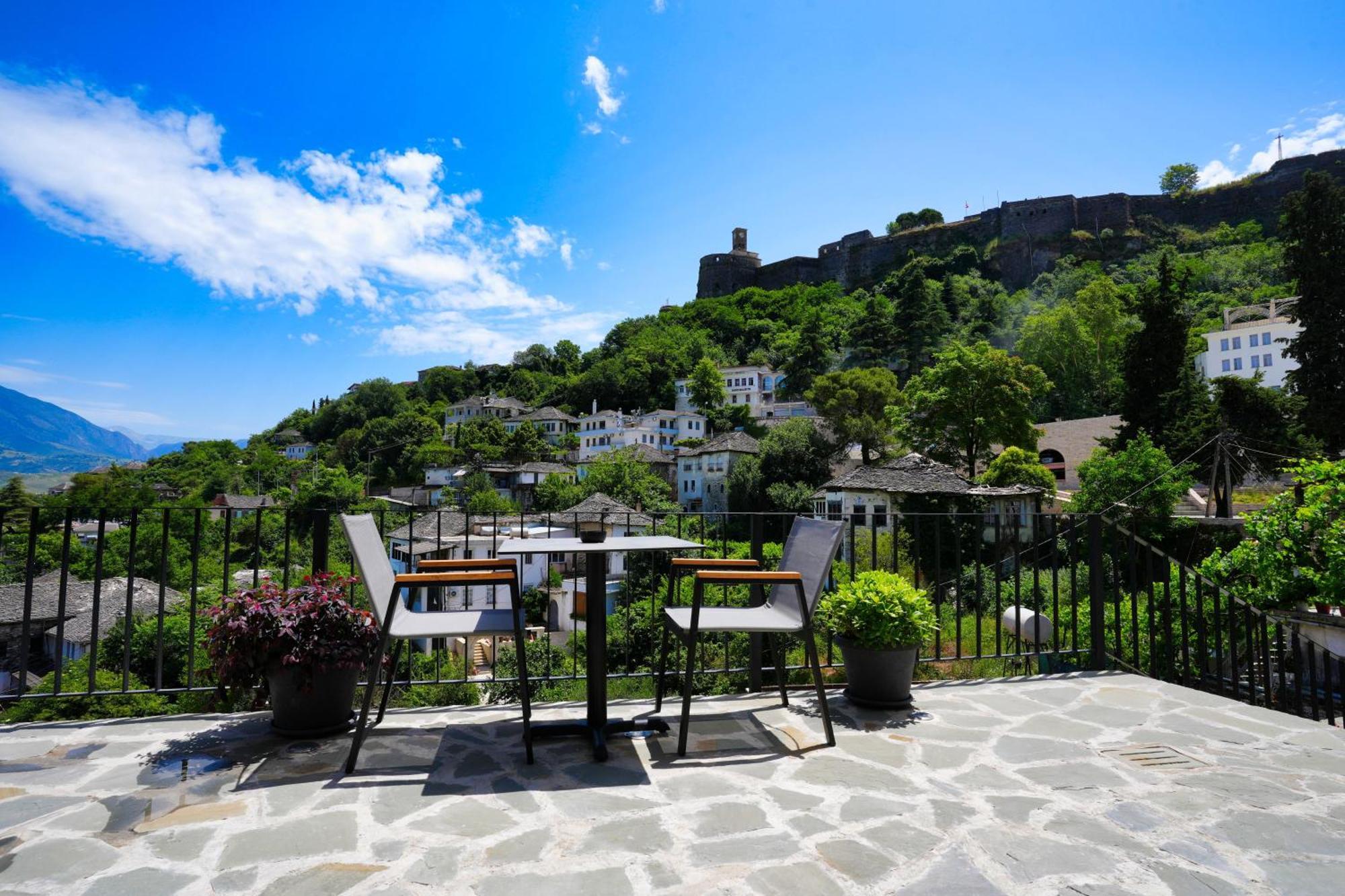 Castlefront Villa Gjirokastër Exteriör bild