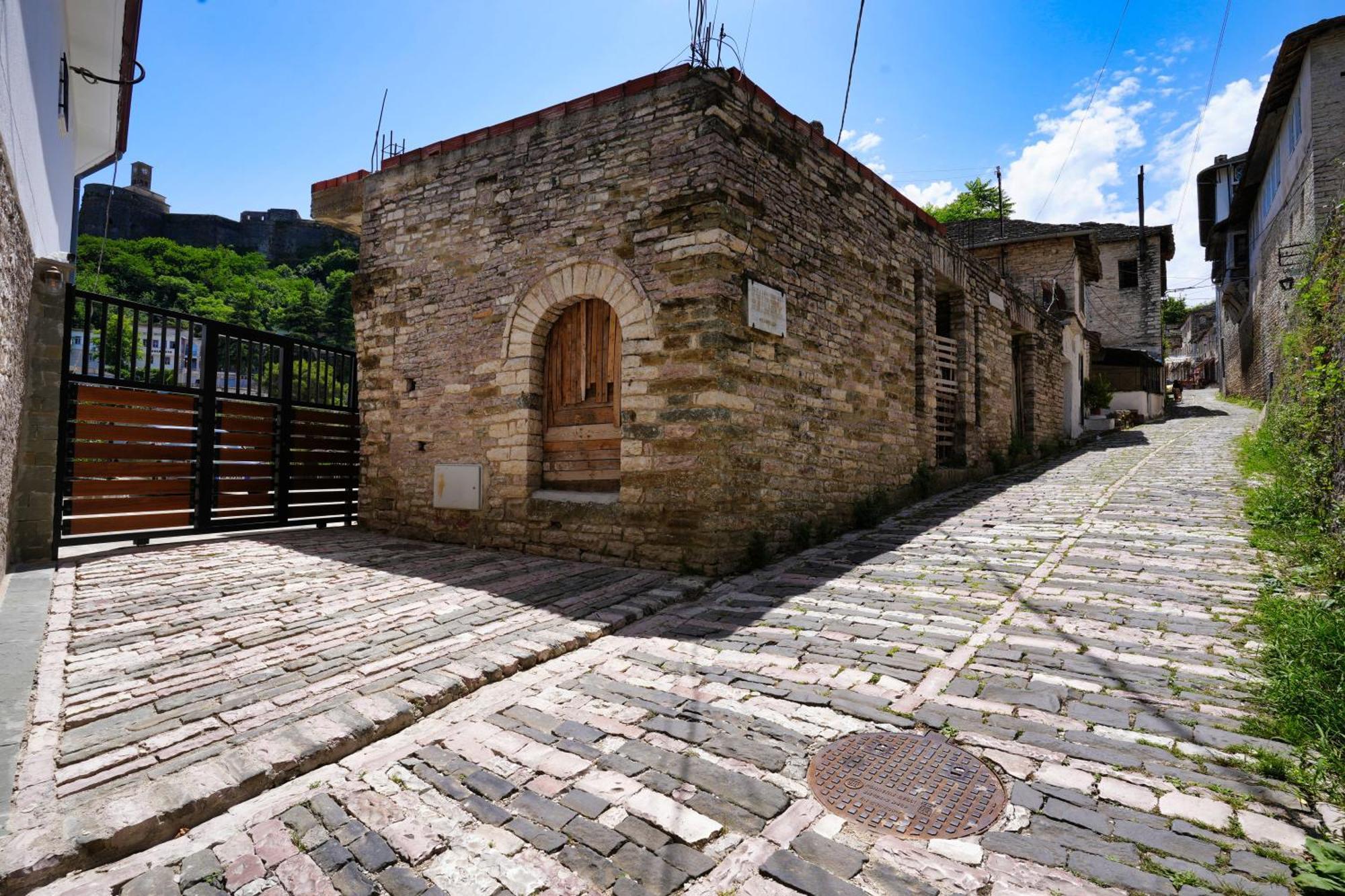 Castlefront Villa Gjirokastër Exteriör bild