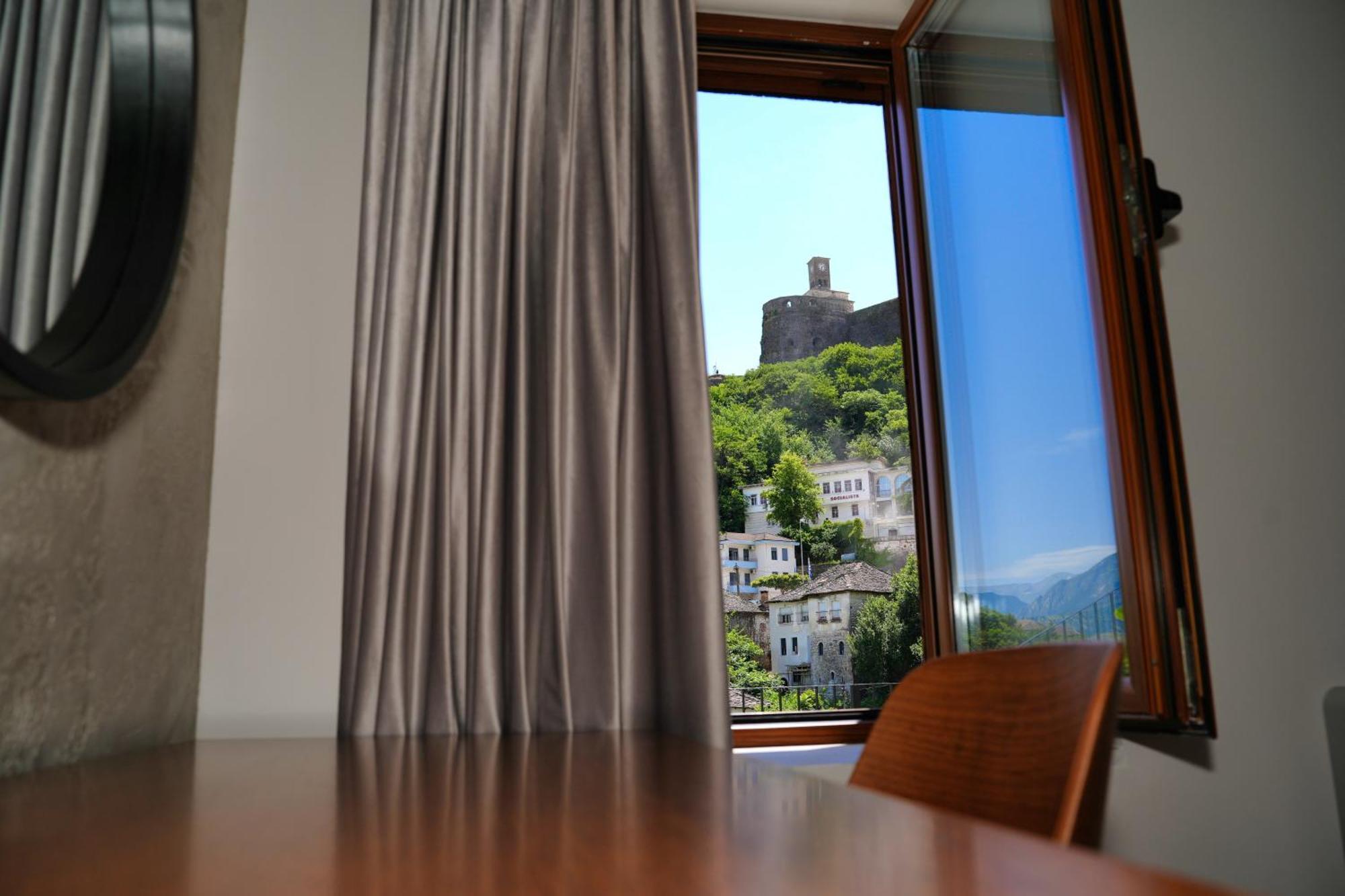 Castlefront Villa Gjirokastër Exteriör bild